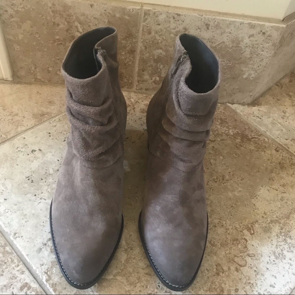 Paul Green Brianna bootie. Size 7. Mineral Nubuck